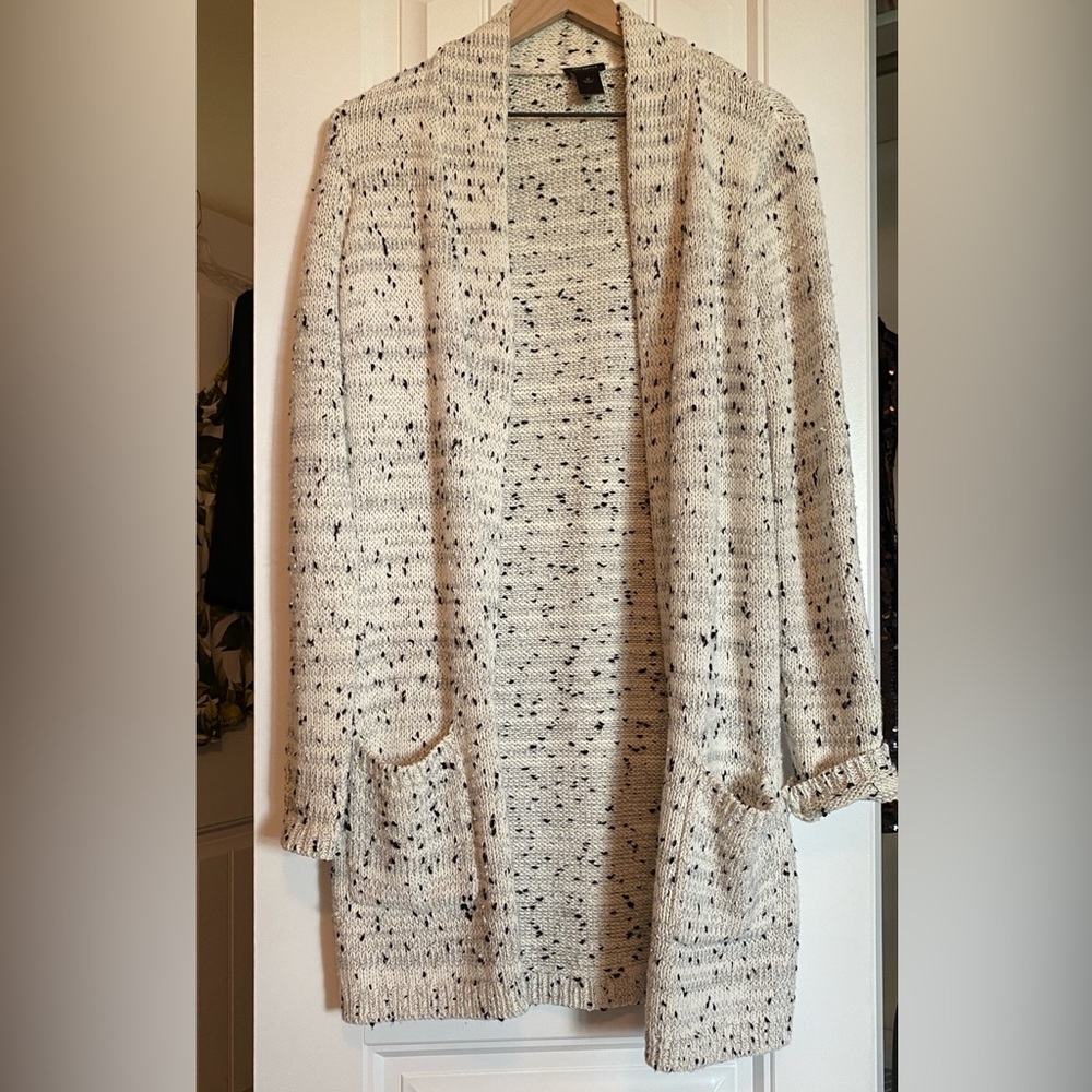 Ann Taylor Cream & Black Flecked Cardigan Size M